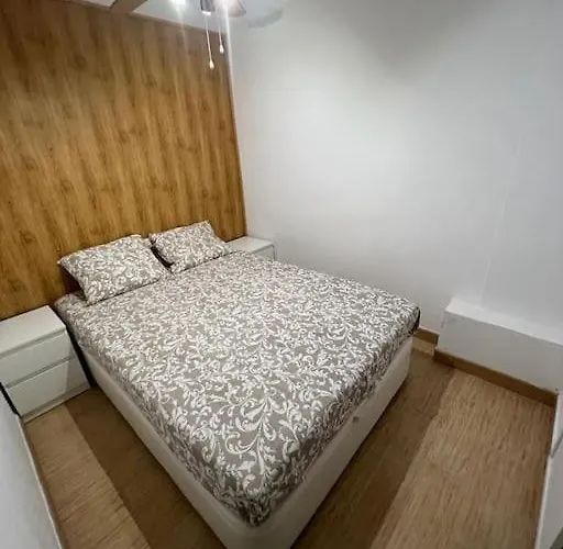 Apartamento A 10 Min De La Playa - Parking Privado *